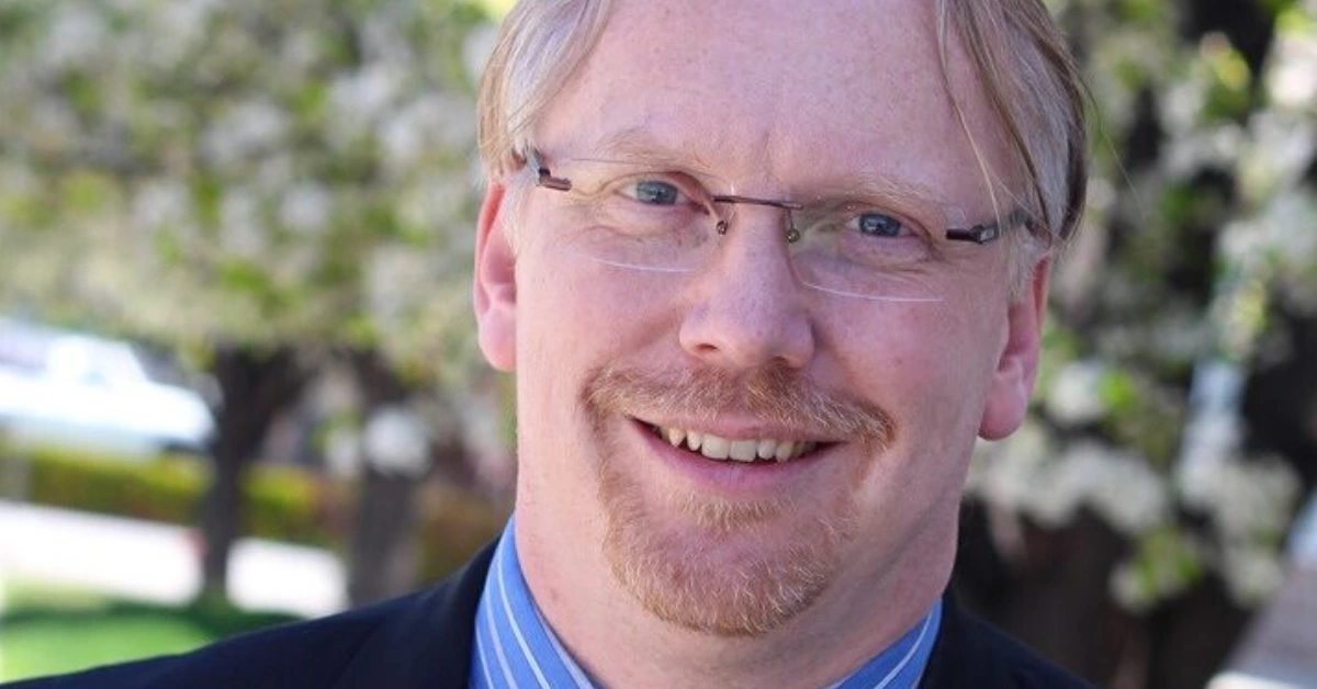 Drew Briney author and former Supreme Court lawyer headshot