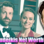 Jason Sudeikis with Olivia Wilde at an event, used in article about Jason Sudeikis Net Worth.