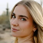 Portrait of lifestyle influencer Emilie Kiser in an Arizona desert landscape, highlighting the professional success contributing to Emilie Kiser Net Worth.