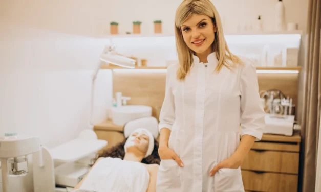 Key Things Small Salons Should Compare Before Choosing Waxing Kits for Professionals